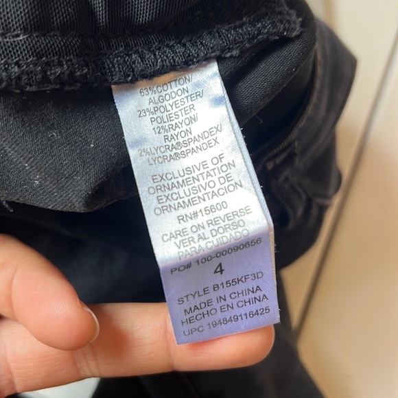 Democracy Washed Out Black Straight Slim Cropped Jeans Size 4 - Picture 4 of 4